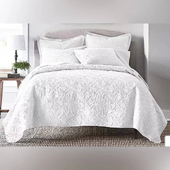 JCPenney Home Expressions Bedspread Shams EUC